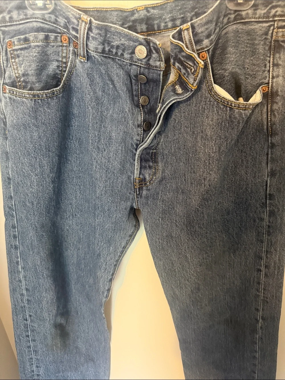 Levis straight leg